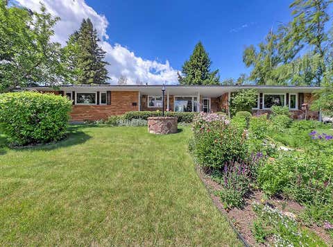 Photo of 230 Oakwood Place SW, Calgary, AB T2V 3Y6 (MLS # A2334873)