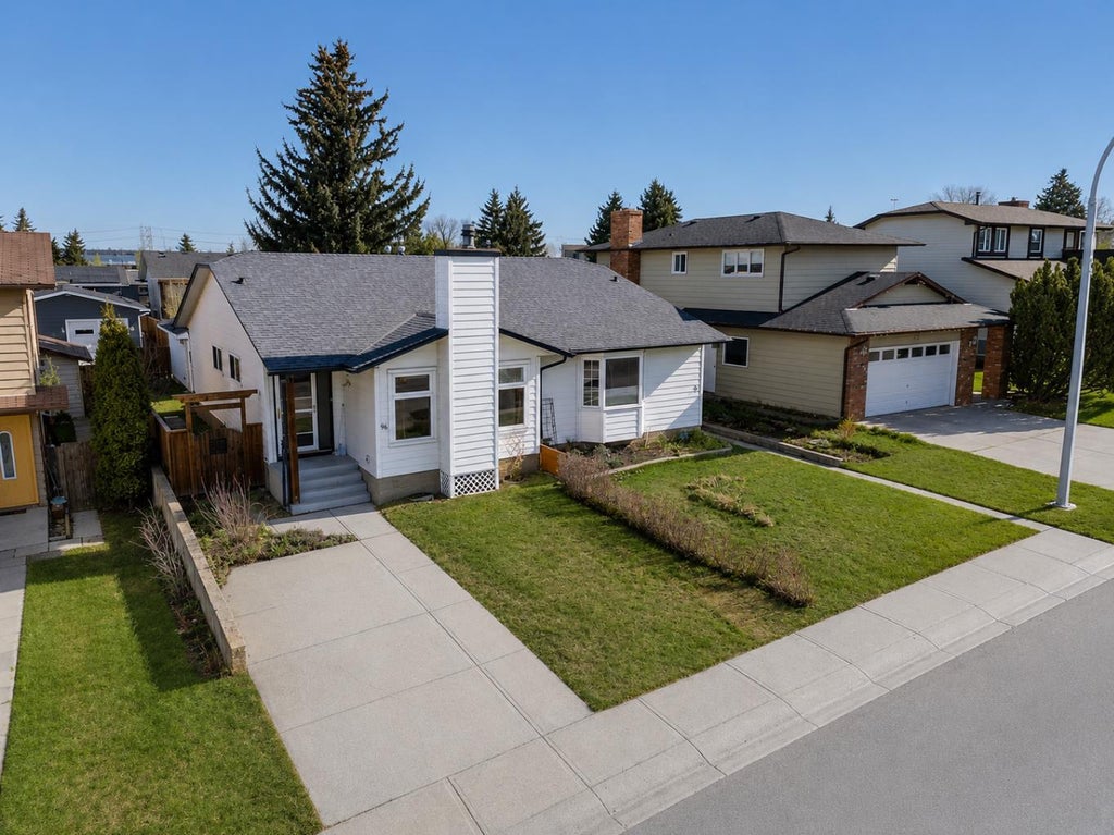 Photo of 96 Jensen Crescent NE, Airdrie, AB T4B 1N8 (MLS # A2324643)