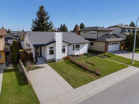 Photo of 96 Jensen Crescent NE, Airdrie, AB T4B 1N8 (MLS # A2324643)