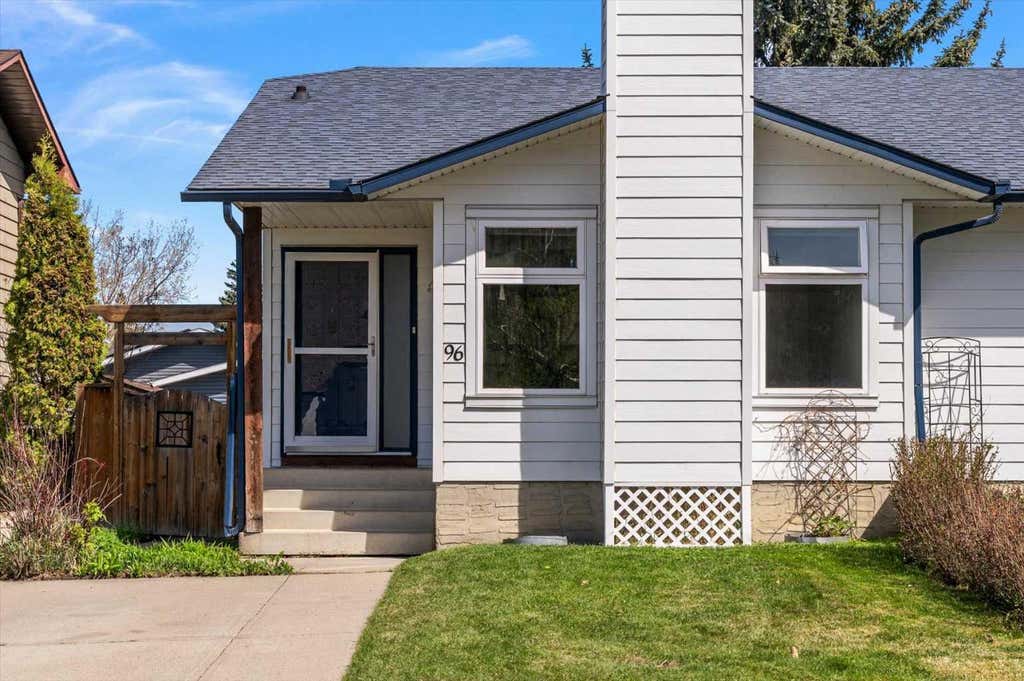 Photo of 96 Jensen Crescent NE, Airdrie, AB T4B 1N8 (MLS # A2324643)