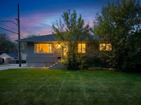 Photo of 2203 9 Avenue NW, Calgary, AB T2N 1E8 (MLS # A2315497)