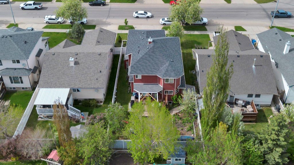 Photo of 77 Cimarron Drive, Okotoks, AB T1S 1S6 (MLS # A2314229)