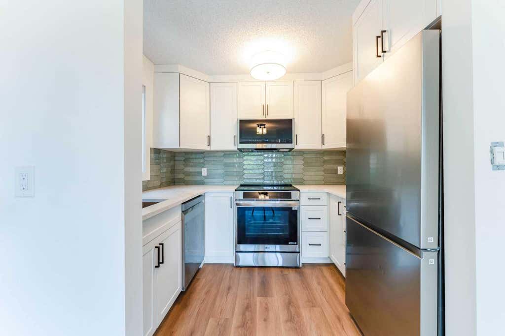 Photo of 624 2 Avenue NW #4, Calgary, AB T2N 0E3 (MLS # A2324209)