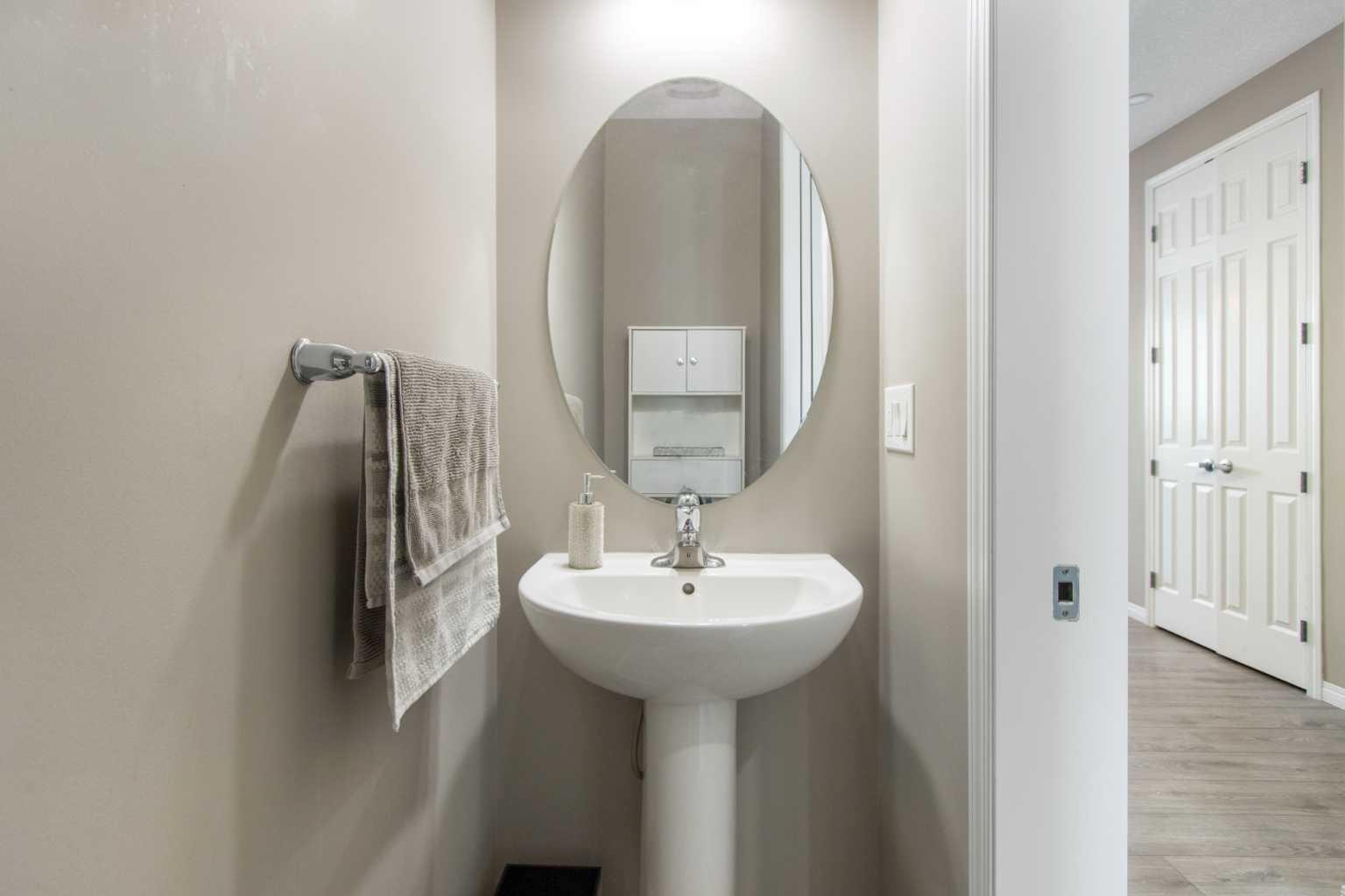 17 Carrington Manor NW