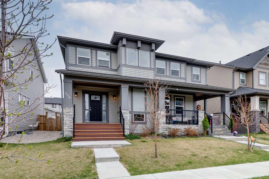 Photo of 114 Hillcrest Close SW, Airdrie, AB T4B 4H6 (MLS # A2312477)