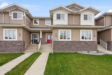 Photo of 59 Crestview Boulevard, Sylvan Lake, AB T4S 0N6 (MLS # A2352798)