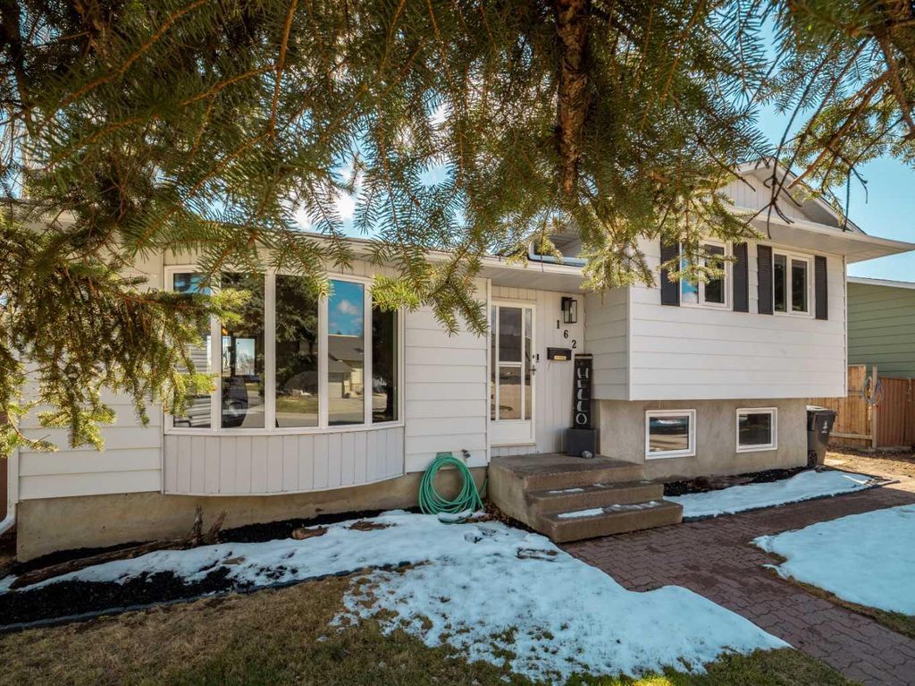 Photo of 162 Purdue Court W, Lethbridge, AB T1K 4S2 (MLS # A2300546)