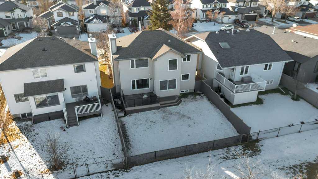 44 Douglas Shore Close SE