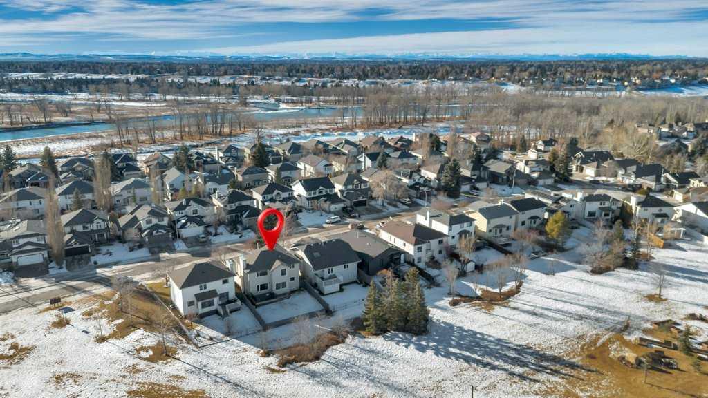 44 Douglas Shore Close SE