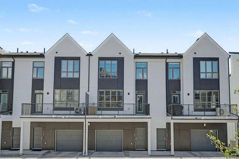 Photo of 142 Sovereign Common SW, Calgary, AB T3C 3Y3 (MLS # A2316614)