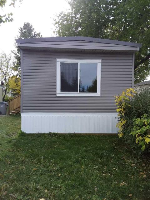 6220 17 Avenue SE 57 Calgary AB T2A 0W6