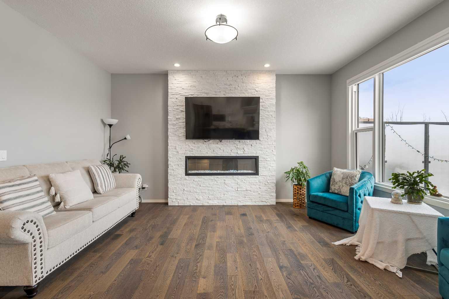 1464 Livingston Way NE