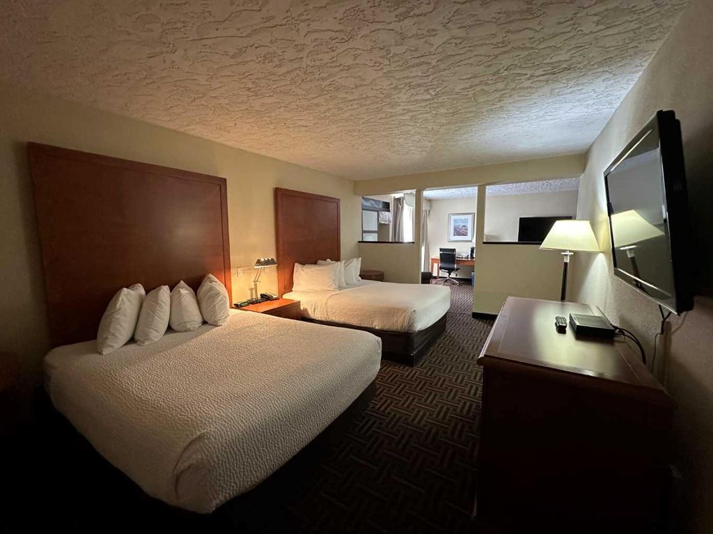 Photo of 954 7 Street, Medicine Hat, AB T1A 7R7 (MLS # A2283807)