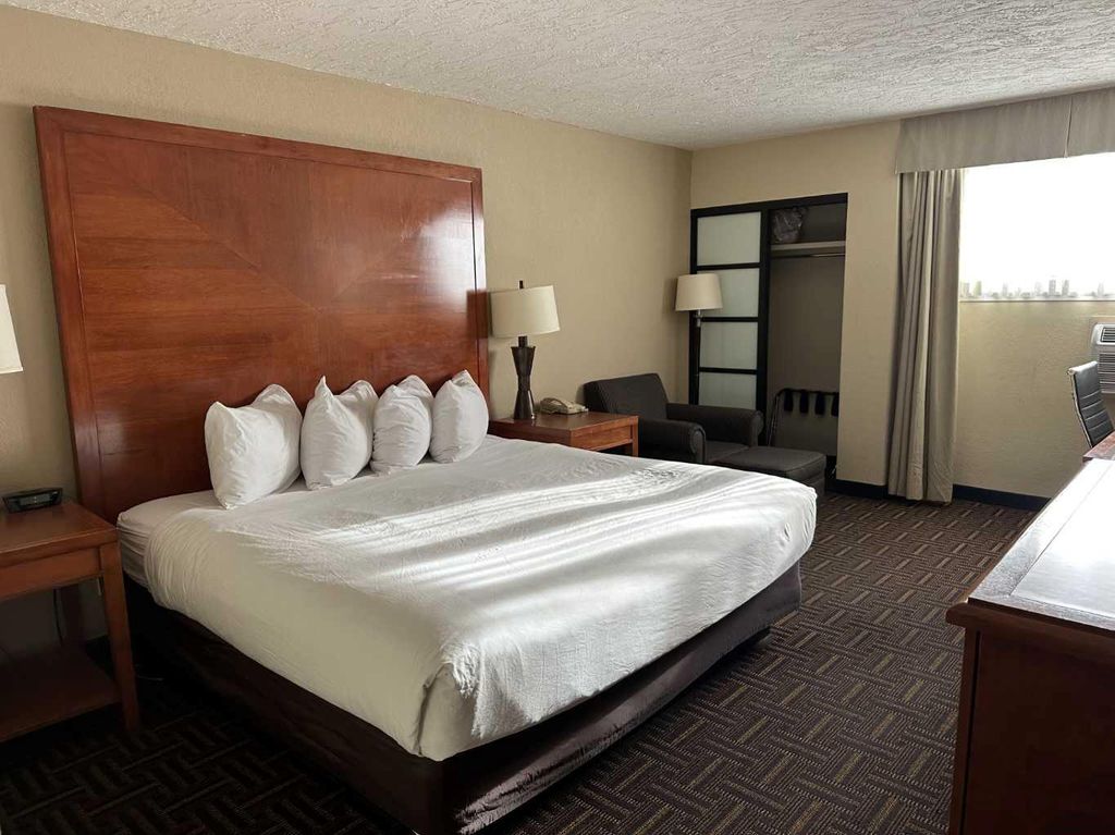 Photo of 954 7 Street, Medicine Hat, AB T1A 7R7 (MLS # A2283807)