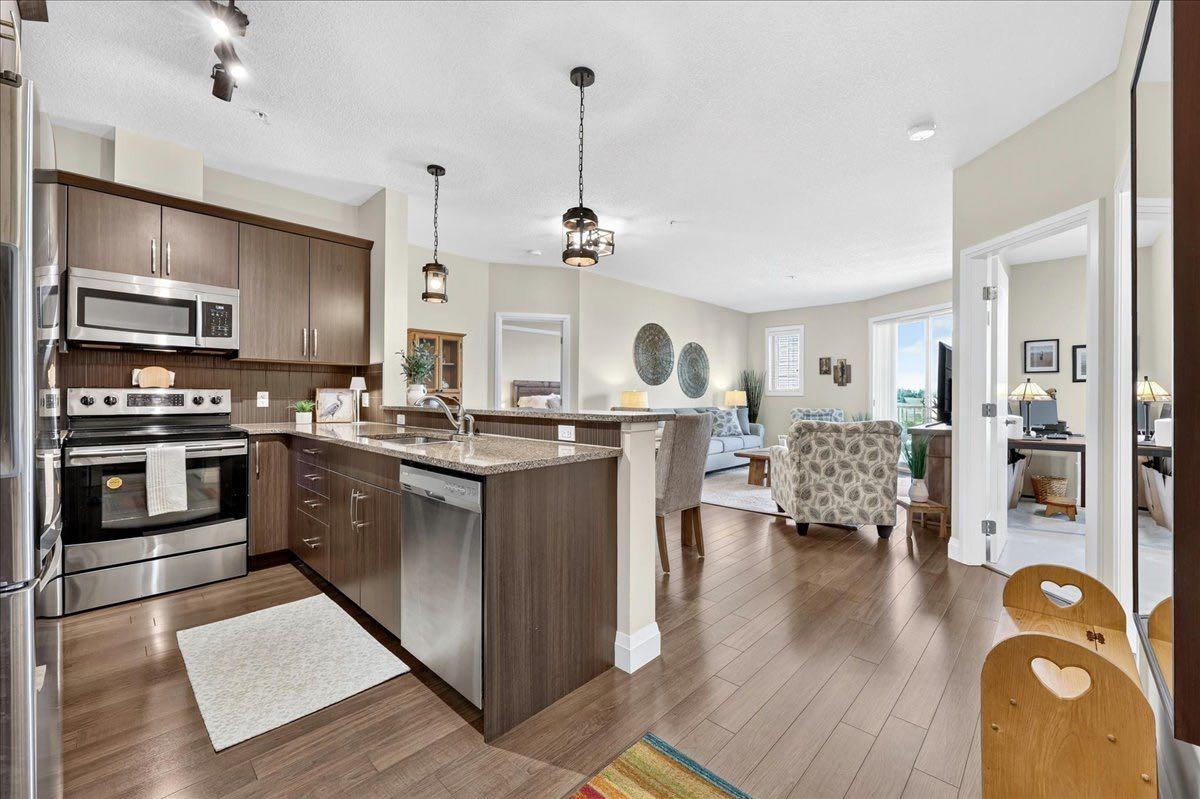 15 Sunset Square 2305