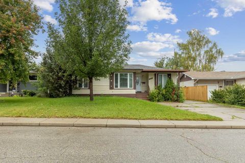 624 26 Avenue NE Calgary AB T2E 1Z5