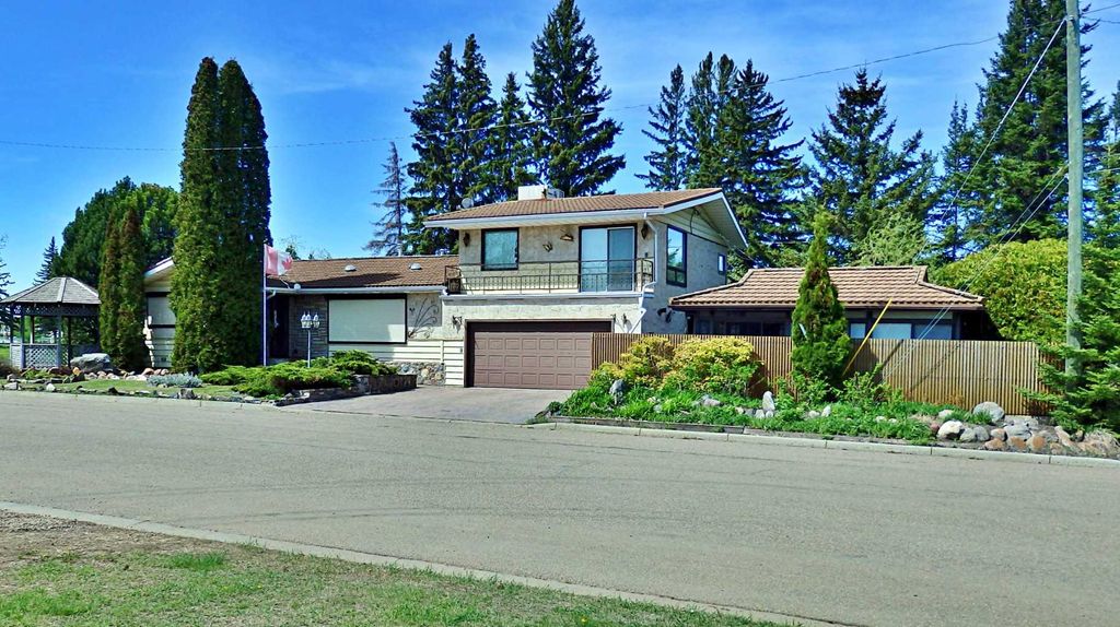 Photo of 5402 50 Avenue, Vermilion, AB T9X 1V2 (MLS # A2313505)