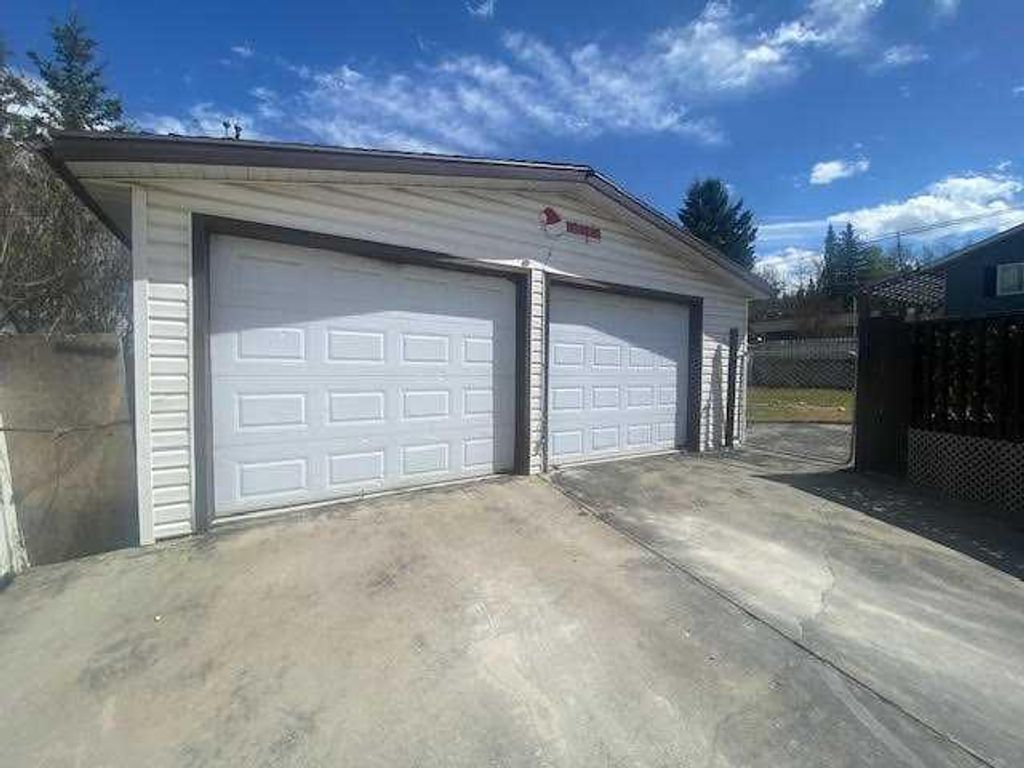 Photo of 115 Alder Drive, Hinton, AB T7V 1C7 (MLS # A2326448)
