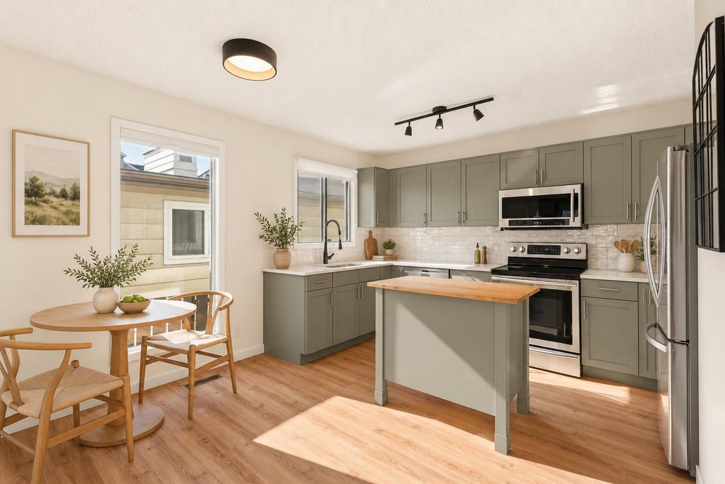 Photo of 1918 24A Street SW #4, Calgary, AB T3E 1V3 (MLS # A2350657)