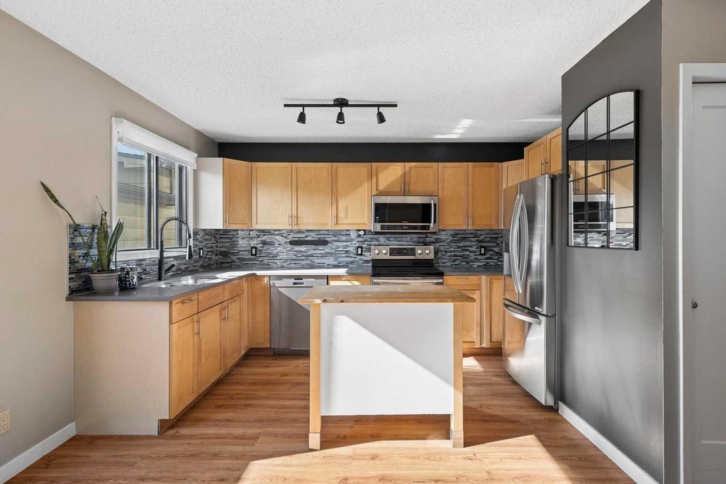 Photo of 1918 24A Street SW #4, Calgary, AB T3E 1V3 (MLS # A2350657)
