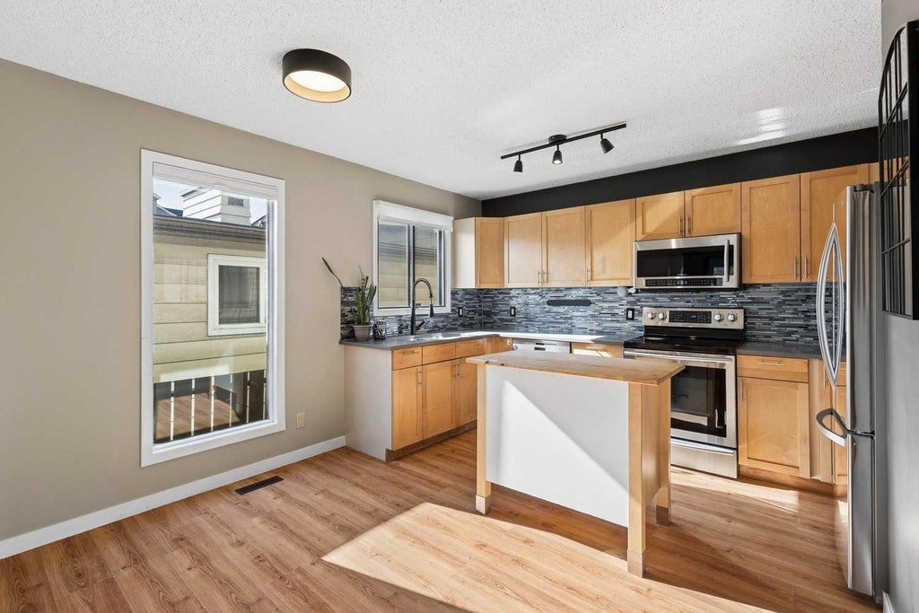 Photo of 1918 24A Street SW #4, Calgary, AB T3E 1V3 (MLS # A2350657)