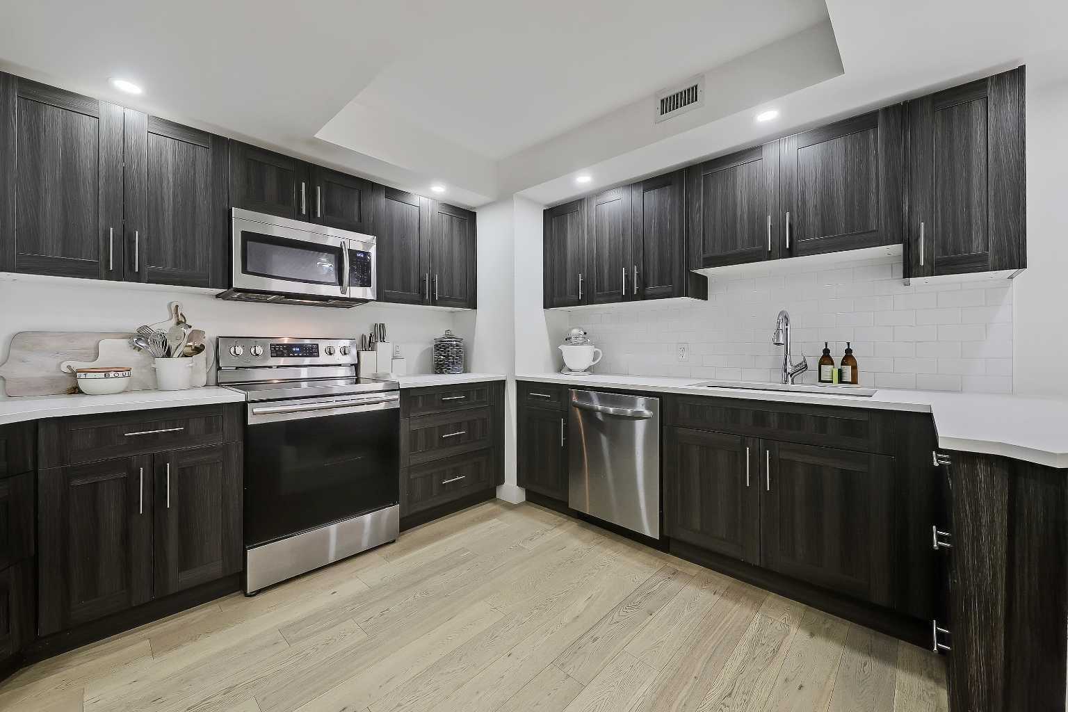 200 La Caille Place SW 902