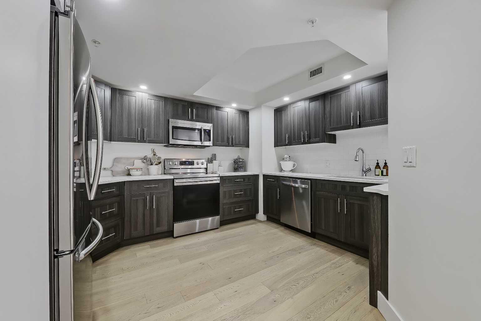 200 La Caille Place SW 902