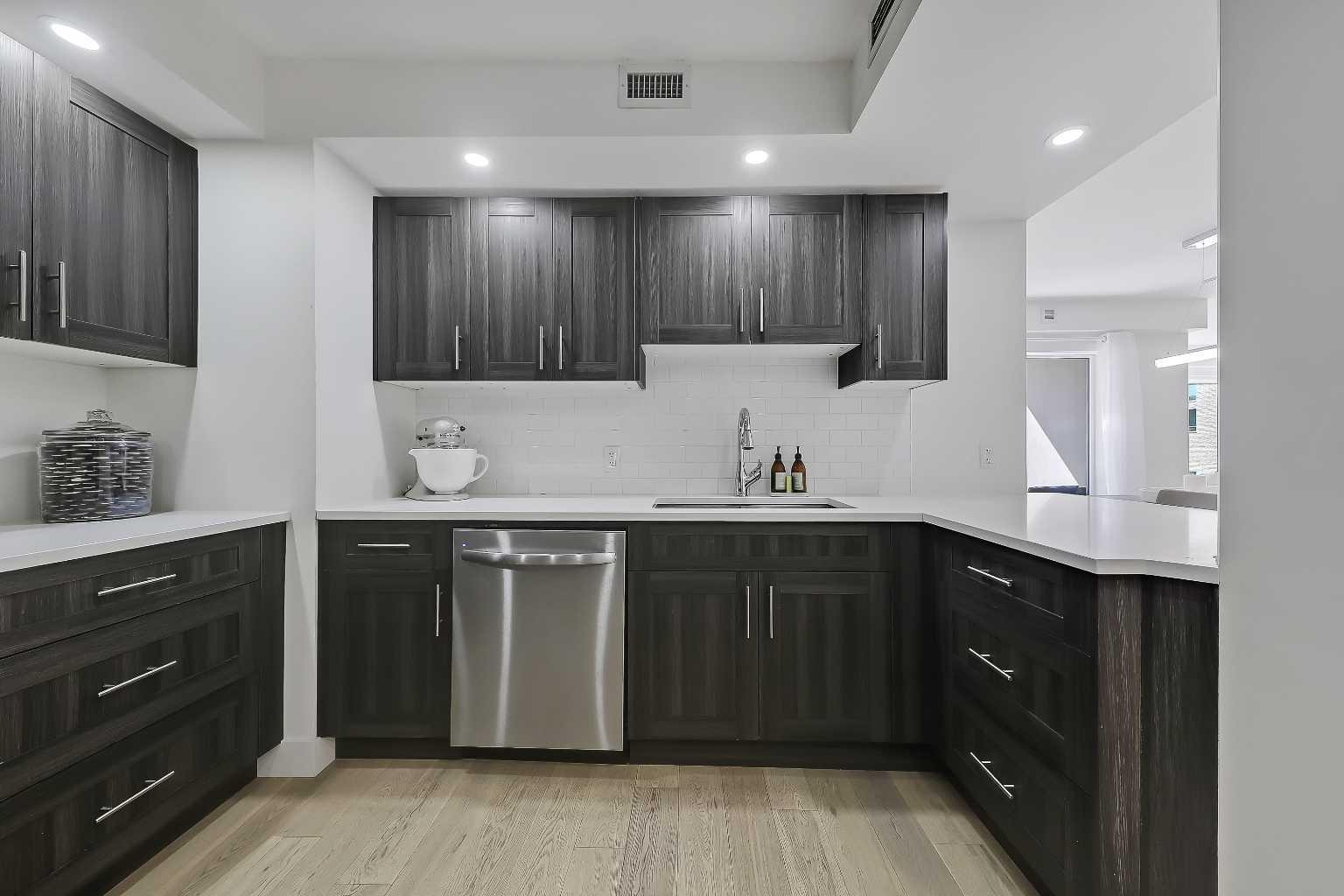 200 La Caille Place SW 902