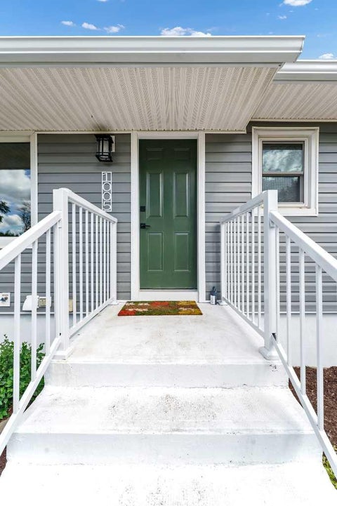 Photo of 1005 Bullivant Crescent SW, Medicine Hat, AB T1A 5G7 (MLS # A2342425)