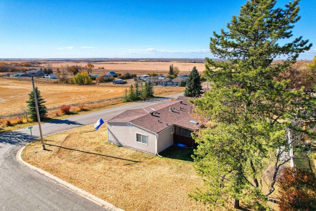 Photo of 315 3 Avenue, Torrington, AB T0M 2B0 (MLS # A2266387)