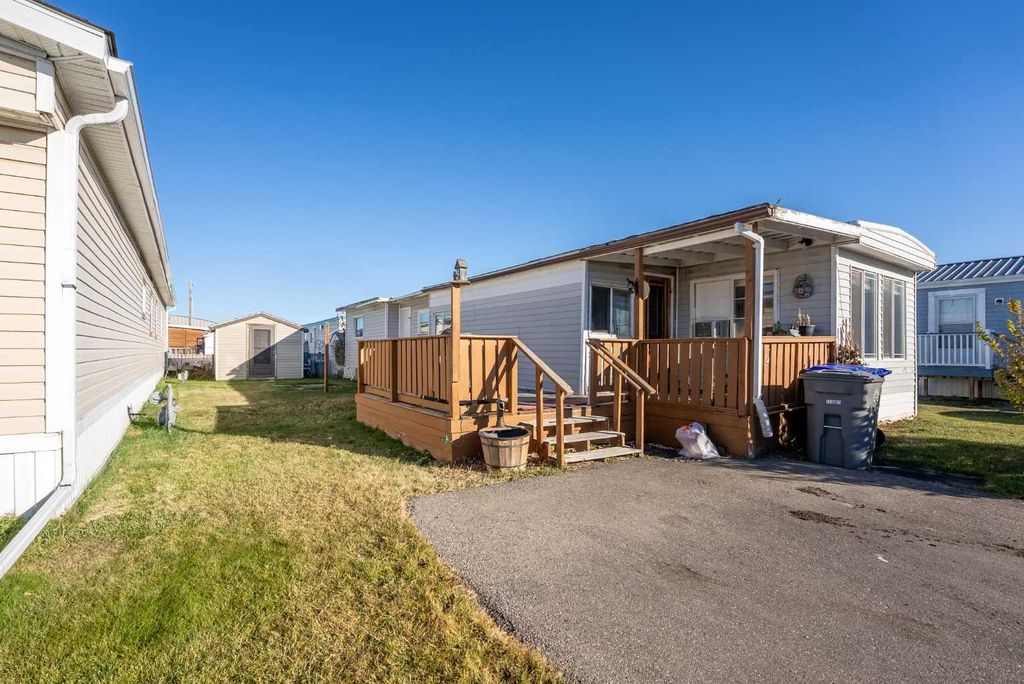 Photo of 5853 4 Street #19, Claresholm, AB T0L 0T0 (MLS # A2266233)