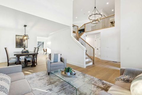 5 Mckenzie Lake Point SE Calgary AB T2Z 1L7