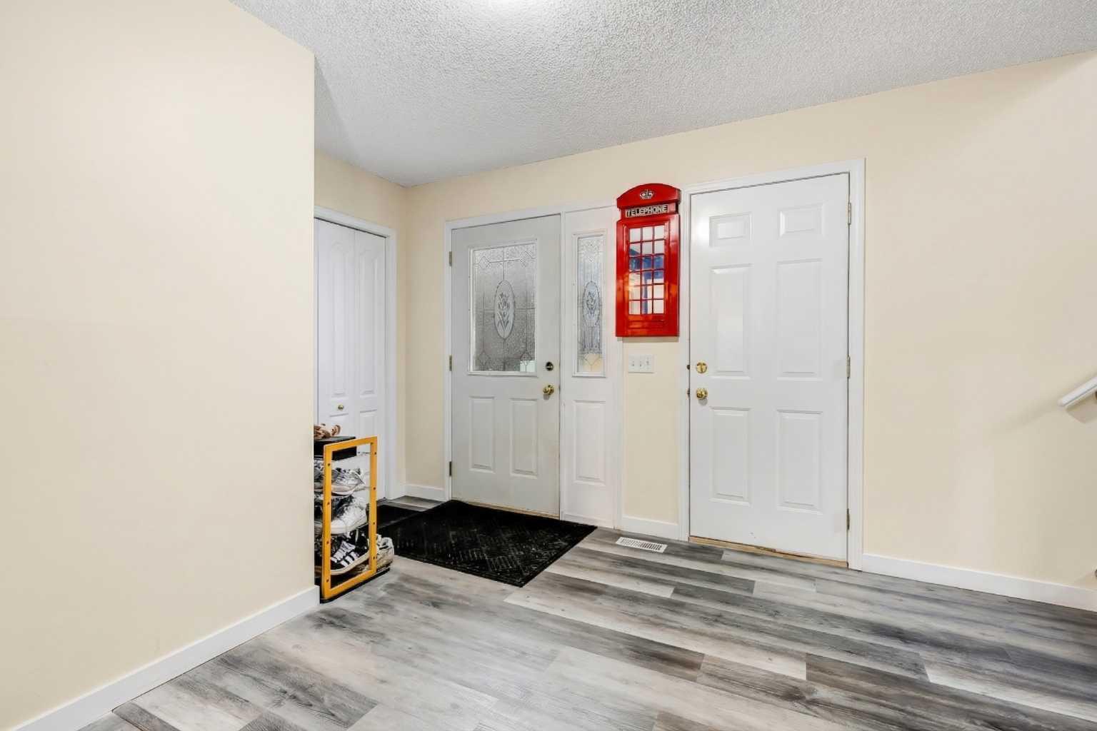 127 Woodside Crescent NW