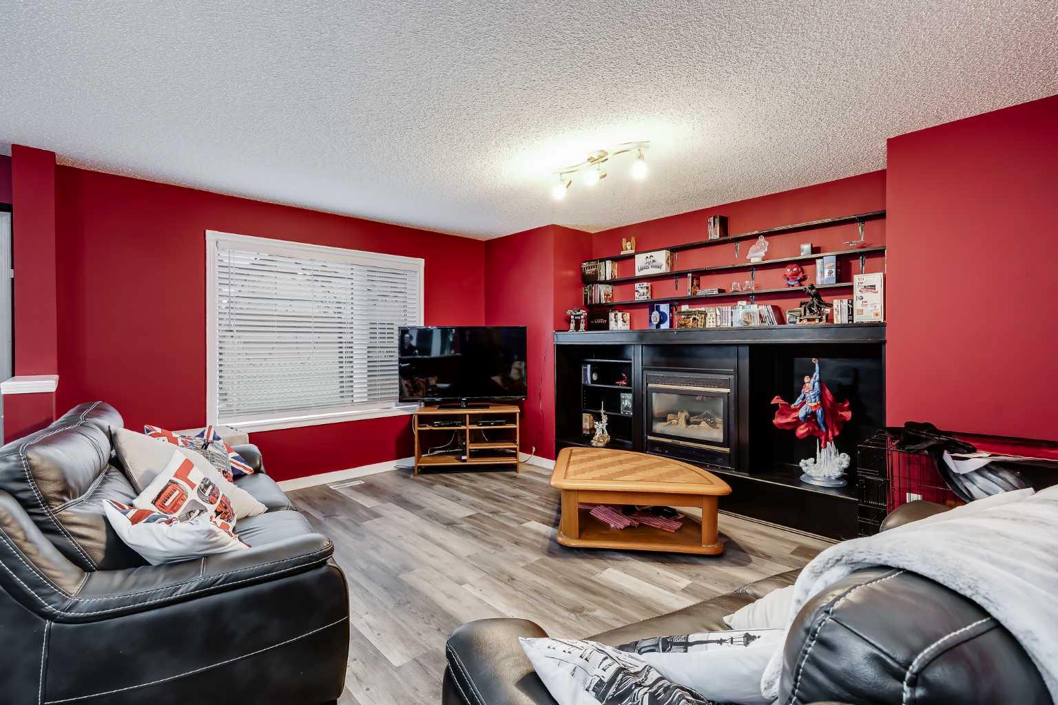 127 Woodside Crescent NW