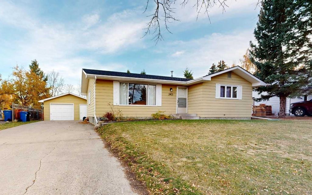 Photo of 2403 17 Street, Nanton, AB T0L 1R0 (MLS # A2266053)