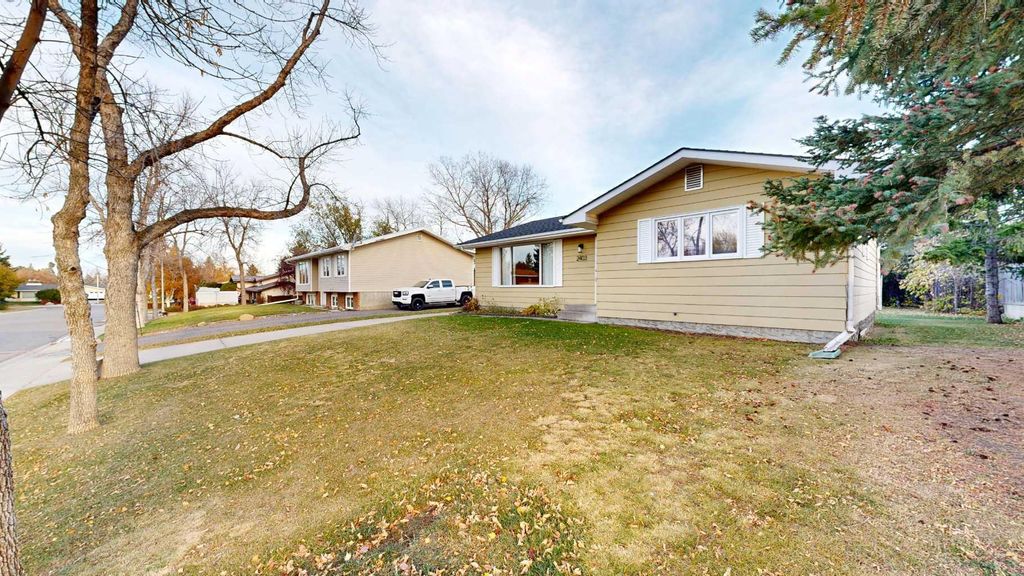 Photo of 2403 17 Street, Nanton, AB T0L 1R0 (MLS # A2266053)