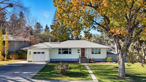 3003 25 Street SW Calgary AB T3E 1Y2