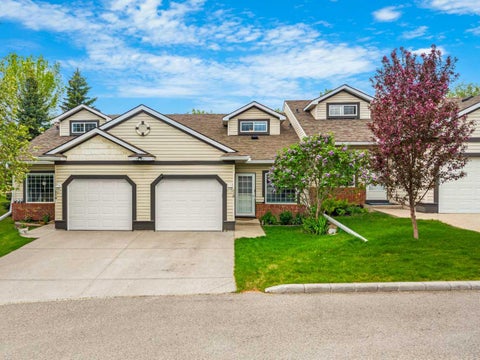 Photo of 118 Somervale Point SW, Calgary, AB T2Y 3K4 (MLS # A2316444)