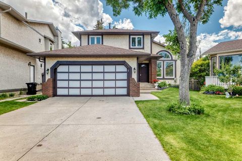 Photo of 416 Hawkhill Place NW, Calgary, AB T3G 3H8 (MLS # A2326475)