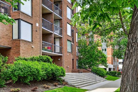 Photo of 1123 13 Avenue SW #502, Calgary, AB T2R 0L7 (MLS # A2322168)