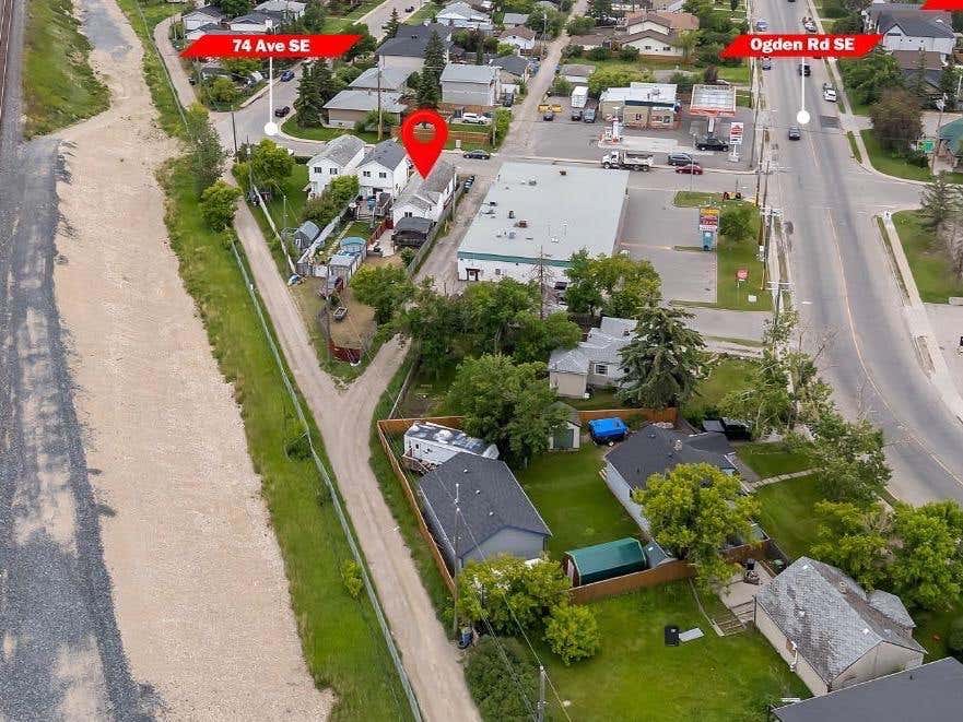 Photo of 2714 74 Avenue SE, Calgary, AB T2C 4M3 (MLS # A2326450)