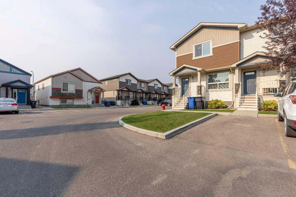 Photo of 1142 Keystone Road W #1, Lethbridge, AB T1J 5H6 (MLS # A2338141)
