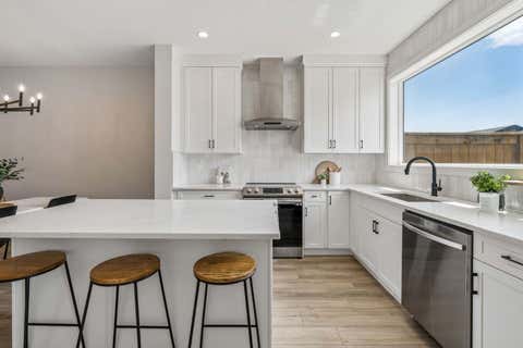 Photo of 185 Emberside Hollow, Cochrane, AB T4C 3E1 (MLS # A2322191)