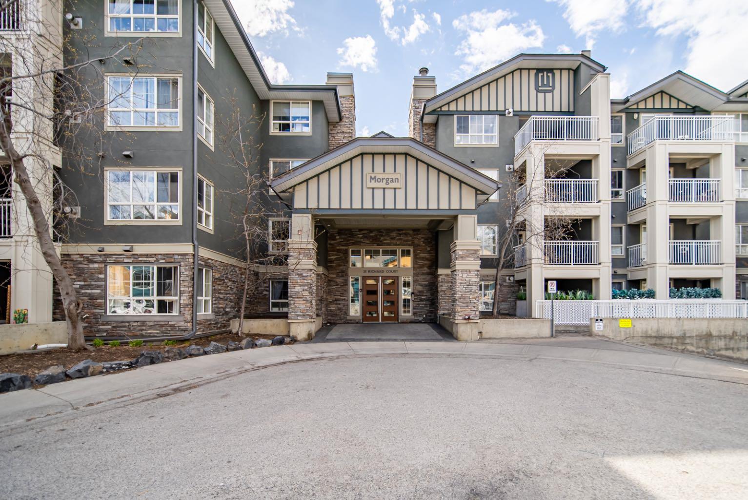 35 Richard Court SW 439