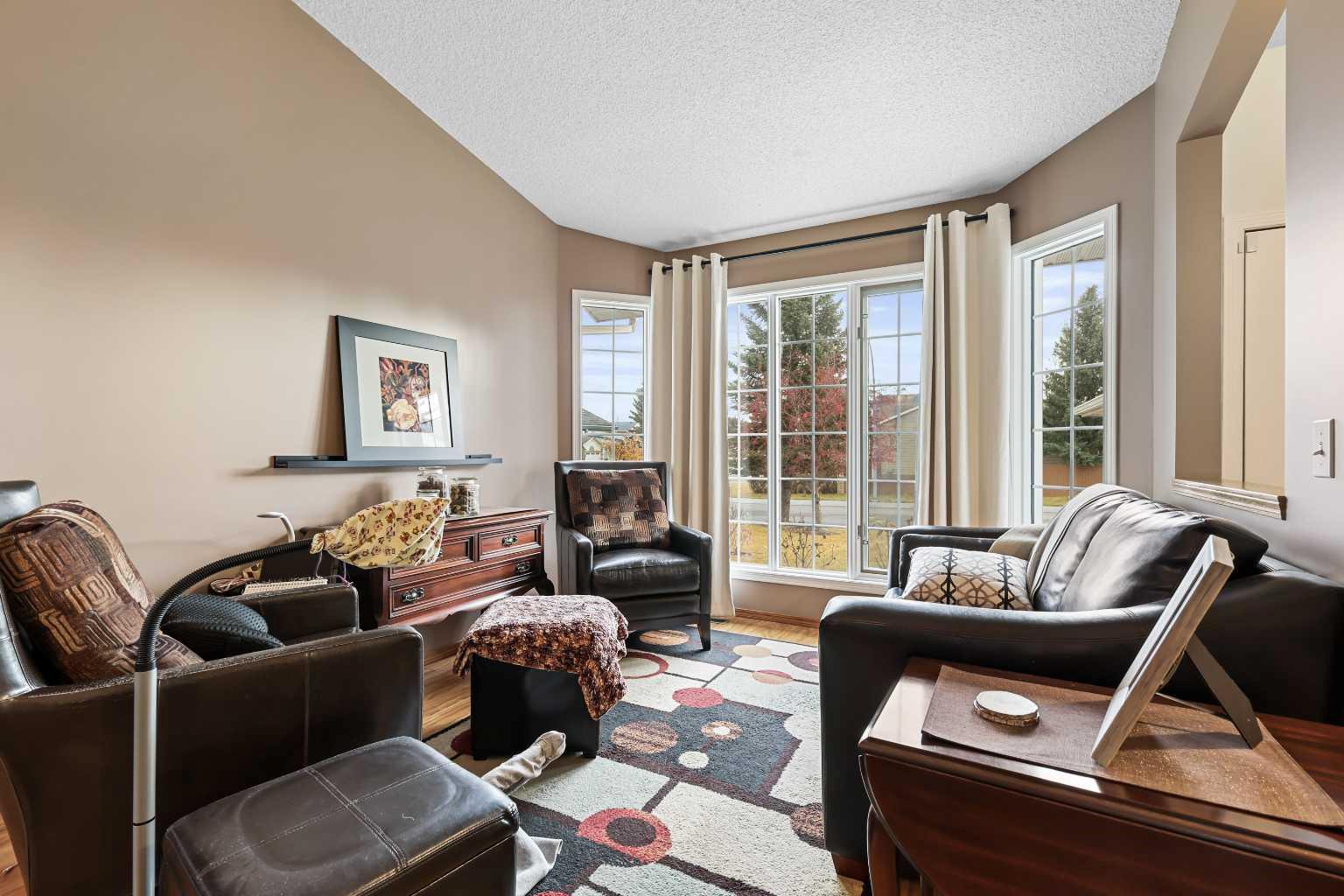 1208 Sunvista Way SE