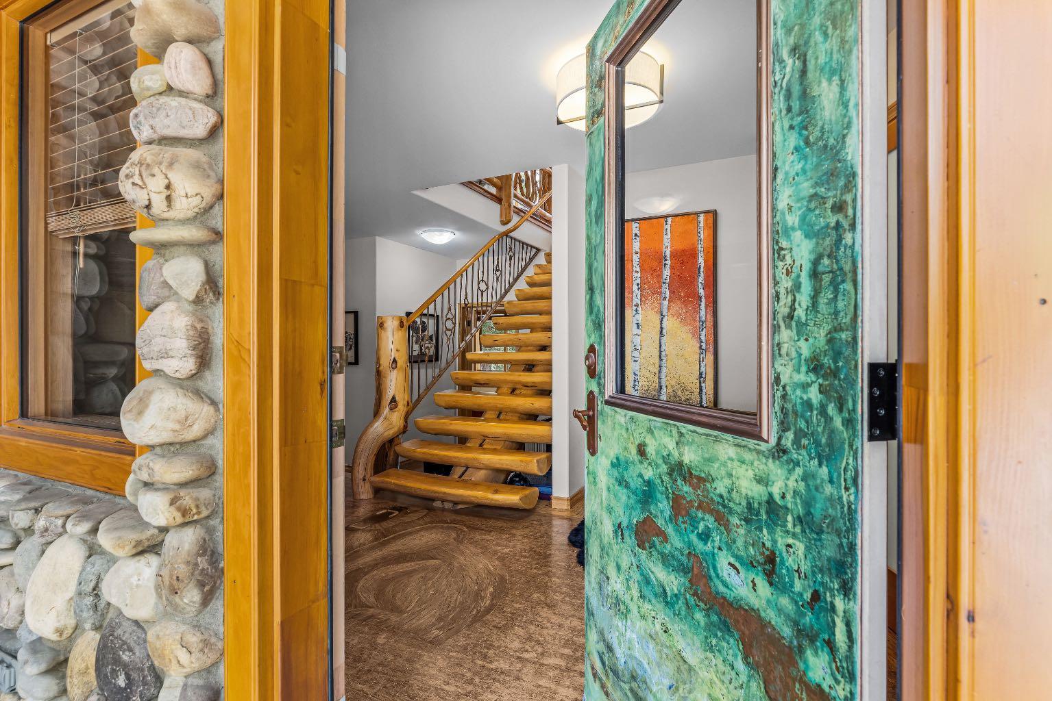 109 Silvertip Ridge