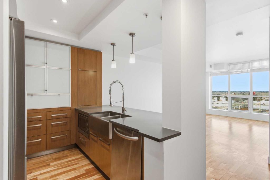 Photo of 10 Shawnee Hill SW #404, Calgary, AB T2Y 0K5 (MLS # A2290193)