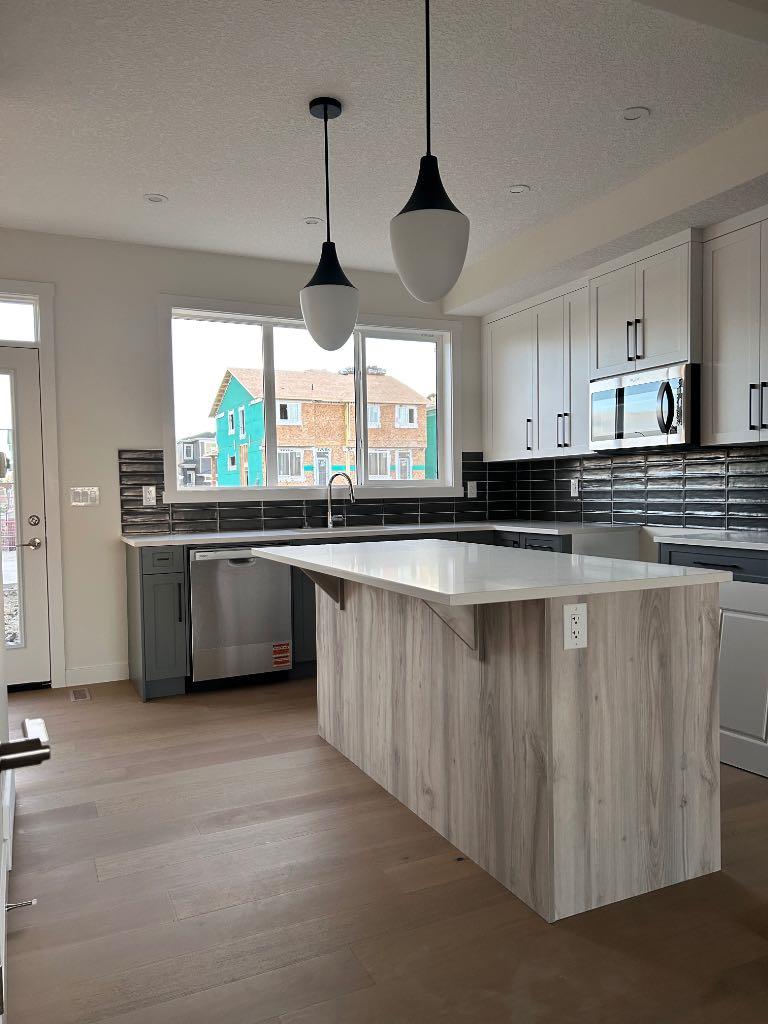 628 Sora Boulevard SE