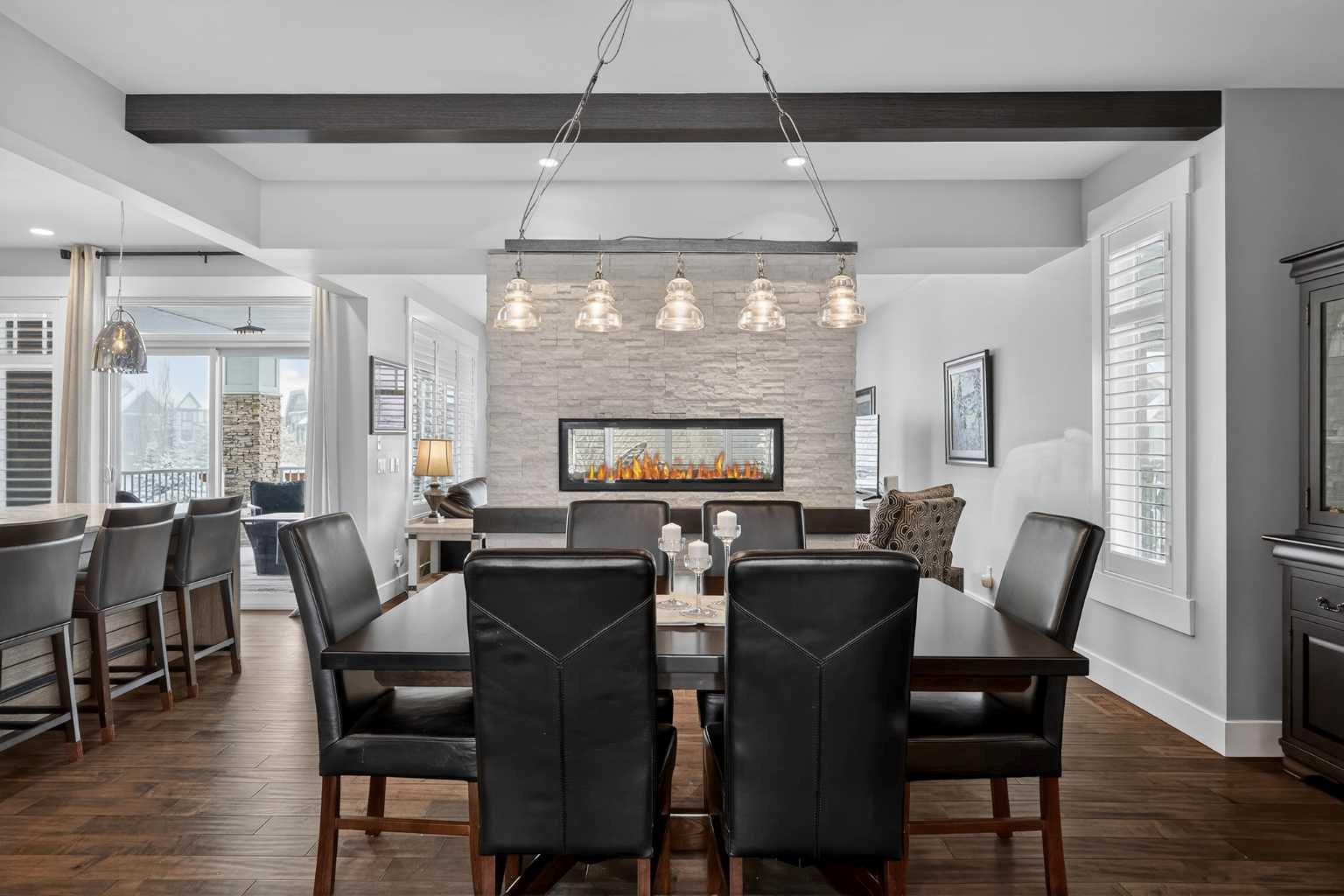 616 Coopers Crescent SW