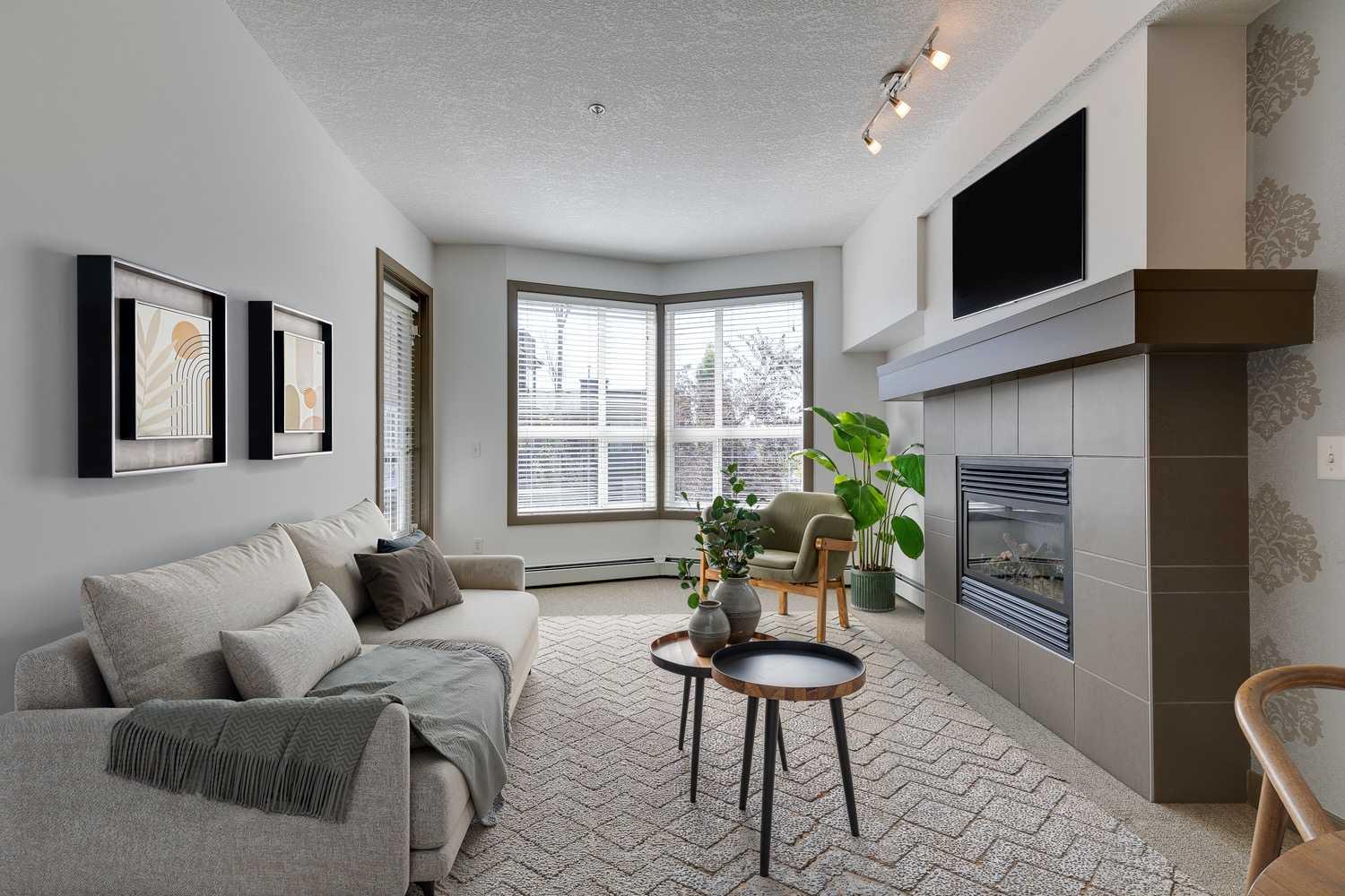 2420 34 Avenue SW 210